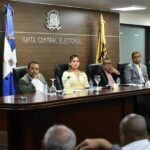 JCE y organizaciones políticas concluyen revisión de boletas para elecciones municipales de 2024