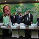 Haitianos y dominicanos se reúnen en frontera para regularizar entrada de motocarretas por Dajabón