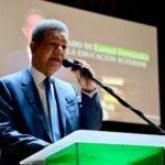 Ministro Kelvin Cruz inicia reconstrucción de dos multiusos en Hermanas Mirabal.