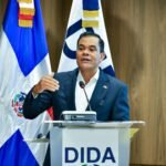 Ministro Kelvin Cruz inicia reconstrucción de dos multiusos en Hermanas Mirabal.