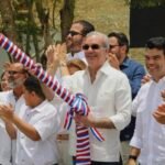 Hija de Juan Luis Guerra, Pópi Guerra debuta en los escenarios y vive una noche «Inolvidable».