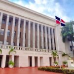 Madre clama justicia tras descarga de padre acusado de abusar de menor con discapacidad en Azua.